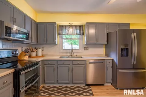 516 E Pine St, Metamora, IL 61548 photo 7