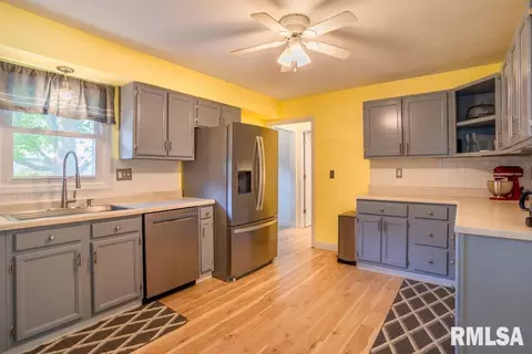 516 E Pine St, Metamora, IL 61548 photo 6