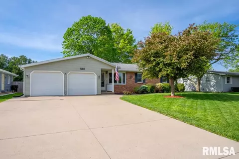 516 E Pine St, Metamora, IL 61548 photo 2
