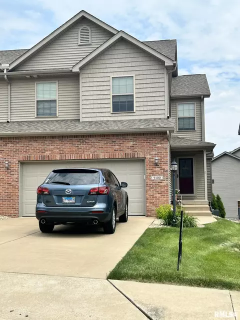 7122 N Thomas Davis Dr, Peoria, IL 61615