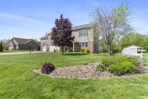 23353 Augusta Dr, Washington, IL 61571