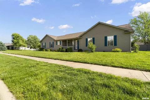 1300 W Harborway Dr, Chillicothe, IL 61523