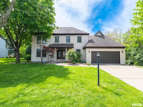 906 W Butterfield Dr, Peoria, IL 61614