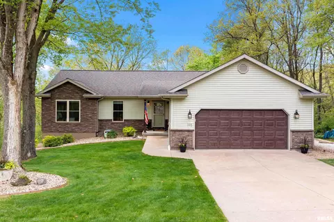 195 Spruce Ct, Dahinda, IL 61428