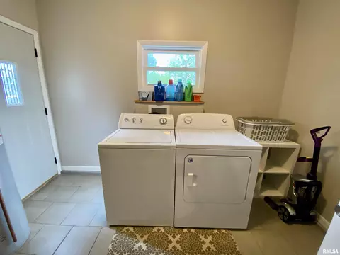 928 Memorial Dr, Macomb, IL 61455 photo 28