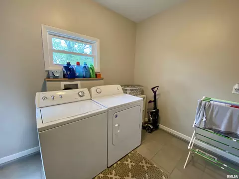 928 Memorial Dr, Macomb, IL 61455 photo 27