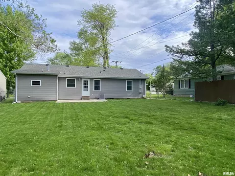 928 Memorial Dr, Macomb, IL 61455 photo 34