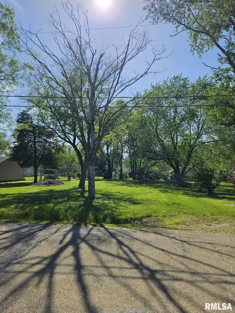 203 Albert St, Washington, IL 61571