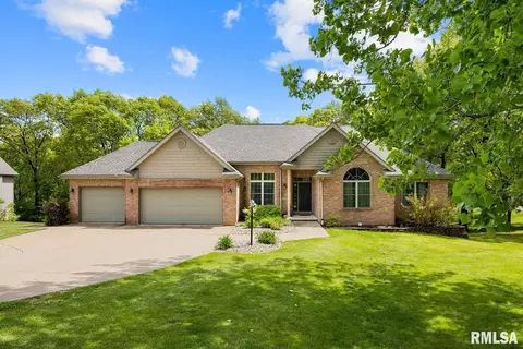 4206 E Deer Hart Dr, Chillicothe, IL 61523
