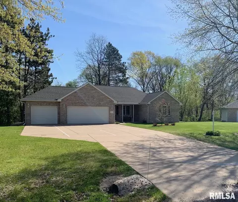 5118 S Country Meadow Ln, Peoria, IL 61607