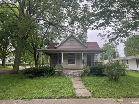 220 W Race St, San Jose, IL 62682