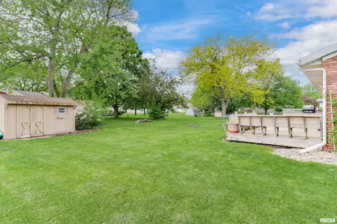 409 S Eastern Ave, Minier, IL 61759 photo 23