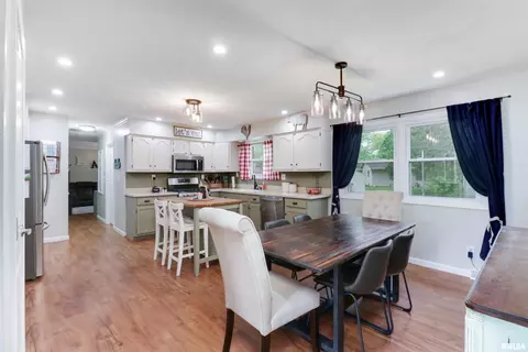 409 S Eastern Ave, Minier, IL 61759 photo 6