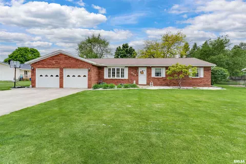 409 S Eastern Ave, Minier, IL 61759