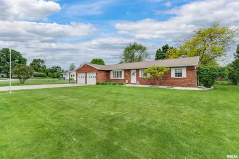 409 S Eastern Ave, Minier, IL 61759 photo 2