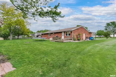 409 S Eastern Ave, Minier, IL 61759 photo 24