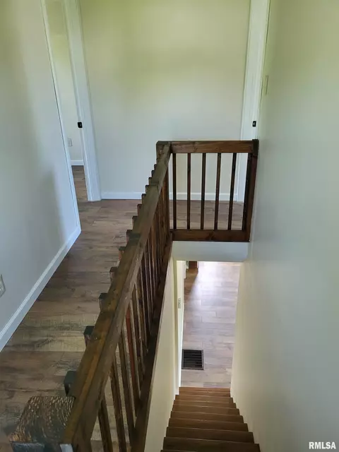 Entry Way - 308 E 6th St, Glasford, IL 61533 photo 6 of 7