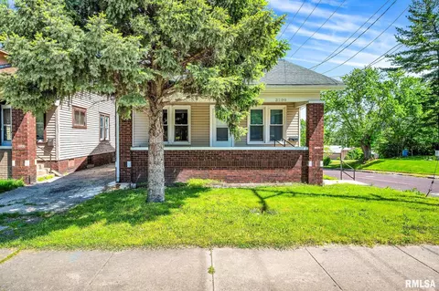 3200 NE Madison Ave, Peoria, IL 61603