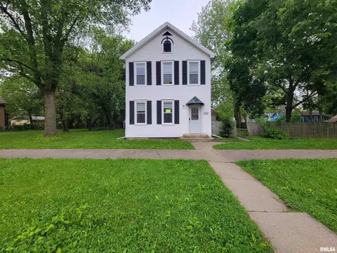 1802 NE Madison Ave, Peoria, IL 61603