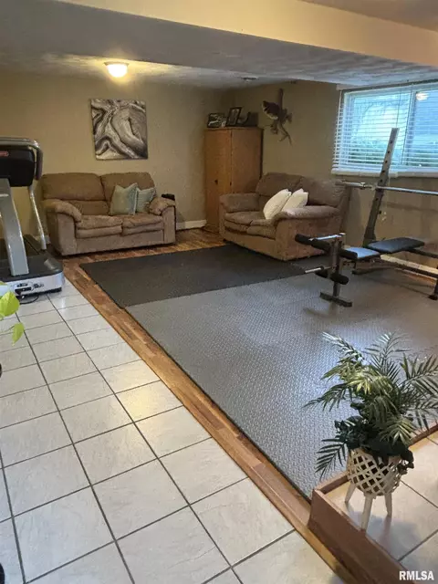 116 Thrush Ave, Pekin, IL 61554 photo 31