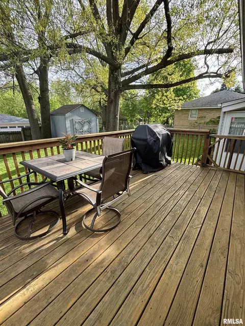 116 Thrush Ave, Pekin, IL 61554 photo 4