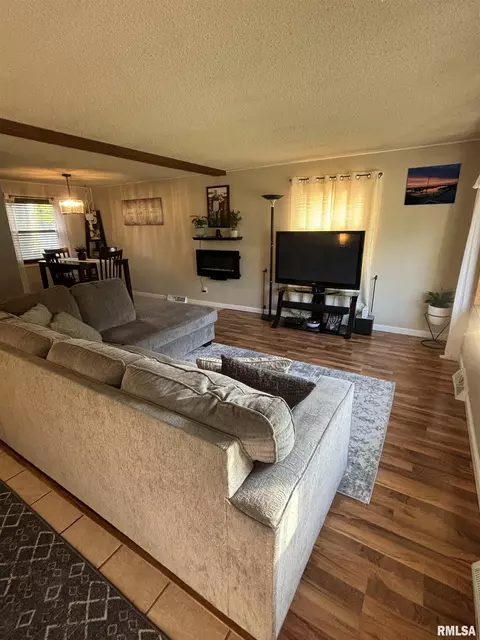 116 Thrush Ave, Pekin, IL 61554 photo 9