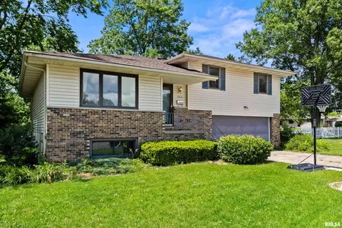 4515 W Beth Ct, Bartonville, IL 61607