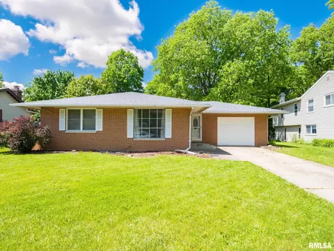 123 Devron Cir, East Peoria, IL 61611