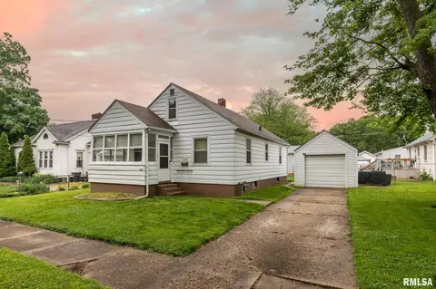 1205 N Capitol St, Pekin, IL 61554