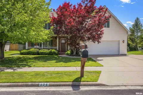 3528 W Brenwick Dr, Peoria, IL 61614