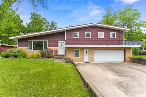 2814 W Brookside Dr, Peoria, IL 61615