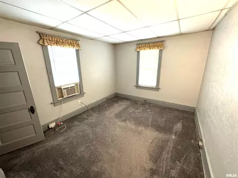 28 W Maple St, Canton, IL 61520 photo 20
