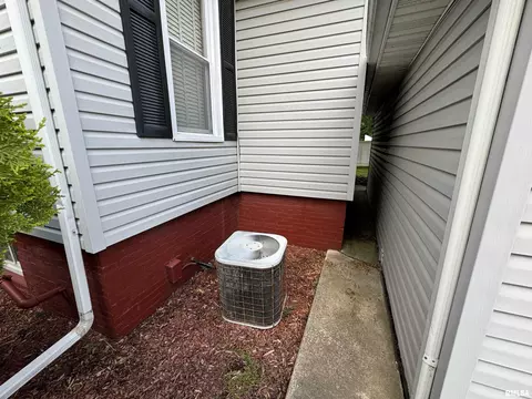28 W Maple St, Canton, IL 61520 photo 26