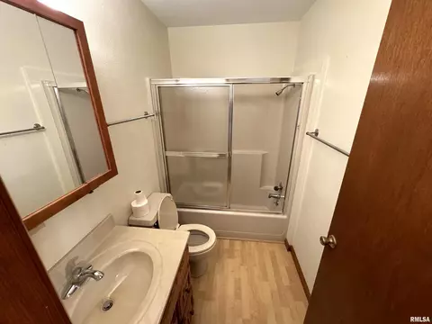 28 W Maple St, Canton, IL 61520 photo 14