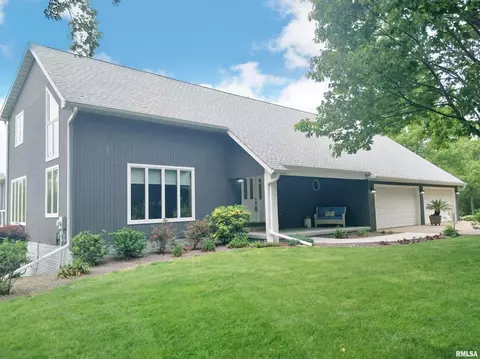 160 Teel Ln, Washington, IL 61571