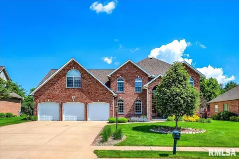2403 W Pinnacle Dr, Dunlap, IL 61525