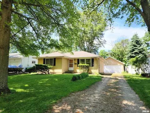 625 N Clauson Ct, Hanna City, IL 61536