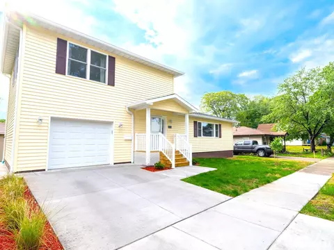 803 Summer St, Pekin, IL 61554