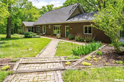 1503 Hickory Point Rd, Metamora, IL 61548 photo 2