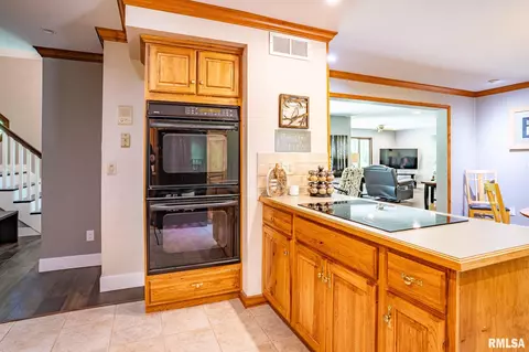 1503 Hickory Point Rd, Metamora, IL 61548 photo 14