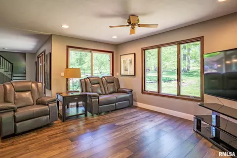 1503 Hickory Point Rd, Metamora, IL 61548 photo 7