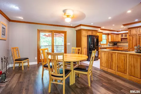 1503 Hickory Point Rd, Metamora, IL 61548 photo 9