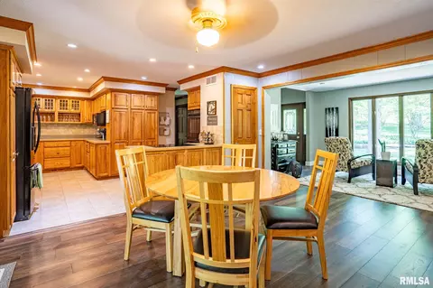 1503 Hickory Point Rd, Metamora, IL 61548 photo 10