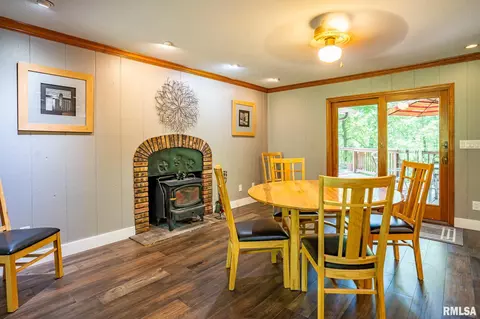 1503 Hickory Point Rd, Metamora, IL 61548 photo 8