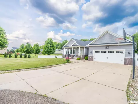 Exterior - 6 Kemp St, Delavan, IL 61734 photo 6 of 15