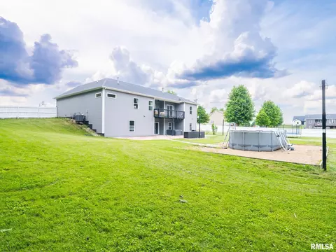 Exterior - 6 Kemp St, Delavan, IL 61734 photo 3 of 15