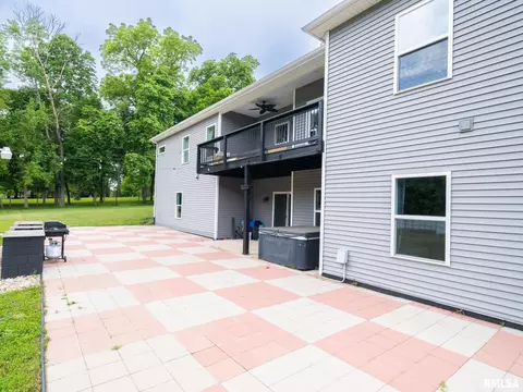 Exterior - 6 Kemp St, Delavan, IL 61734 photo 13 of 15