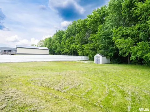 Exterior - 6 Kemp St, Delavan, IL 61734 photo 11 of 15