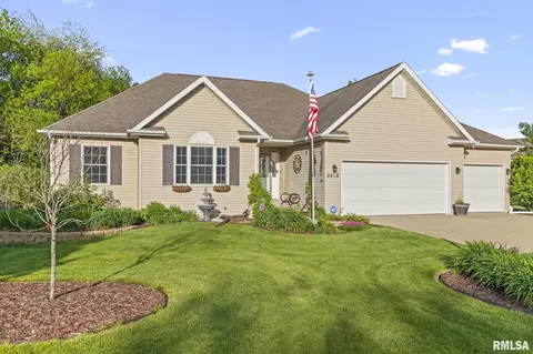 8518 N Glenbrooke Ct, Edwards, IL 61528