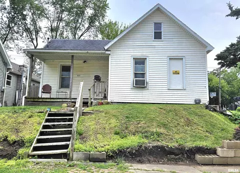 234 Fulton Pl, Canton, IL 61520